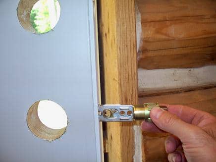 install a door knob